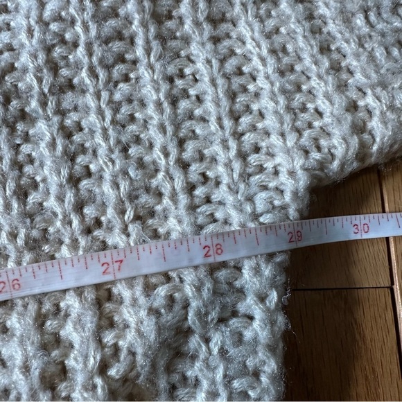 UNIF x Urban Outfitters Women’s Cable Knit Sweater Relaxed Fit Cream Size Small - Picture 8 of 9